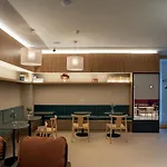 Hotel Mythic