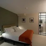 Hotel Mythic