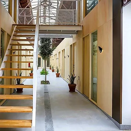 Mythic Hotel 3*