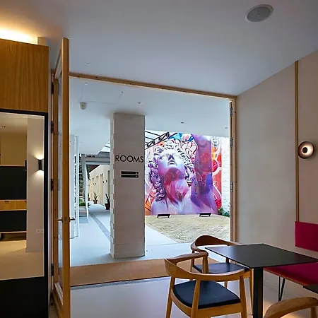 Hotel Mythic