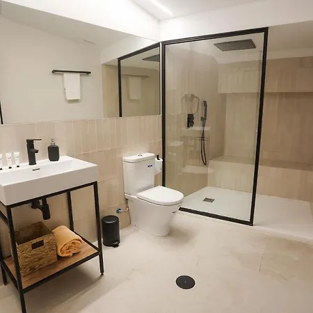 Mythic فالنسيا